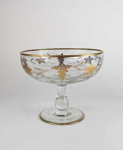 COUPE sur piédouche en cristal, à décor taillé...